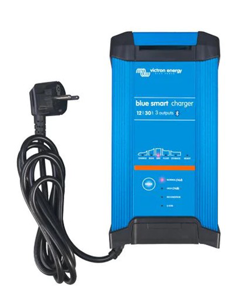 Blue Smart IP22 Charger 12-30 230V AU-NZ